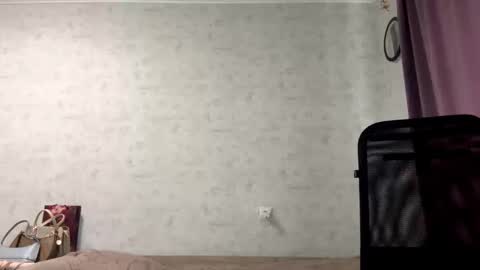 Snapshot of alfrediamordino chatting on 10.17.25 Alice online show from 10.17.25