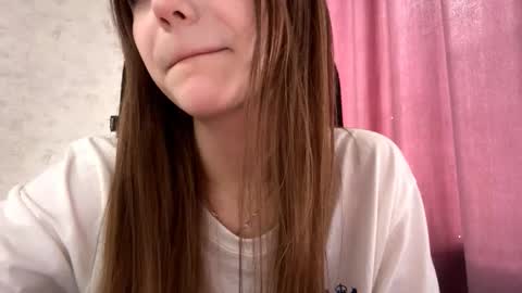 Snapshot of alfrediamordino chatting on 10.26.25 Alice online show from 10.26.25