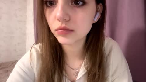 Snapshot of alfrediamordino chatting on 11.25.25 Alice online show from 11.25.25