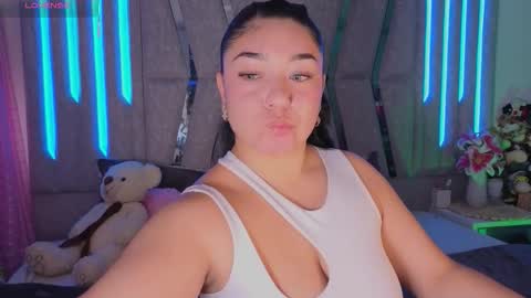 Snapshot of ali_valmont chatting on 02.23.26 Ali online show from 02.23.26