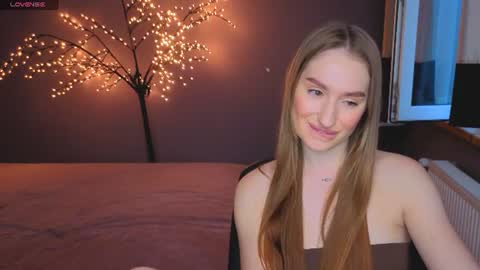 Snapshot of alicafoxis chatting on 07.06.26 Alica online show from 07.06.26