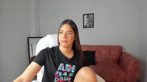 Snapshot of alice23jones chatting on 01.04.25 Alice online show from 01.04.25