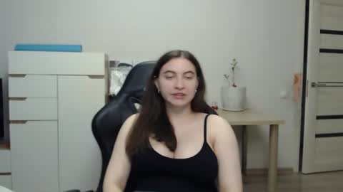 Snapshot of alice_________________________ chatting on 06.27.26 Alice online show from 06.27.26