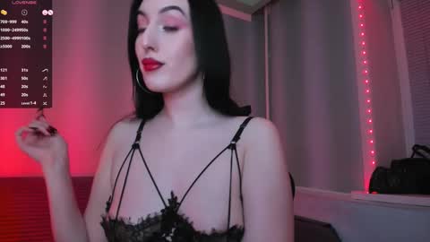 Snapshot of alice___mistress chatting on 01.12.25 Miss Alice online show from 01.12.25