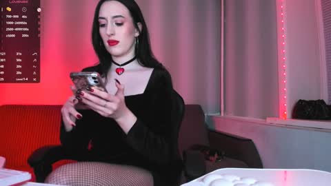 Snapshot of alice___mistress chatting on 01.26.25 Miss Alice online show from 01.26.25