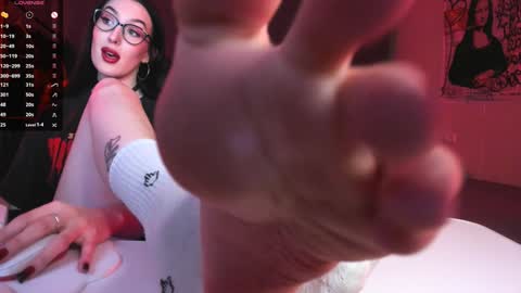 Snapshot of alice___mistress chatting on 02.04.25 Miss Alice online show from 02.04.25