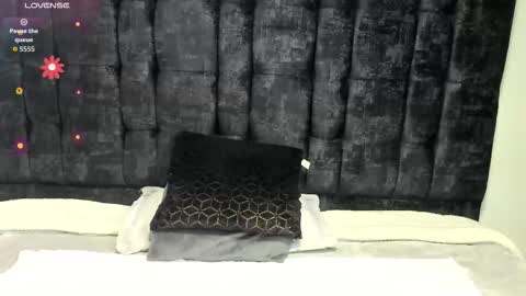 Snapshot of alice__morgan_ chatting on 12.05.25 Alice online show from 12.05.25