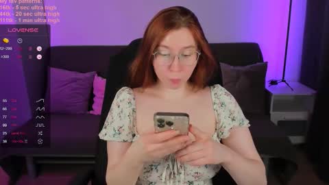 Snapshot of alice__still chatting on 09.27.25 Alice Next Stream on Monday online show from 09.27.25