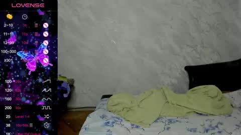 Snapshot of alice_allens chatting on 09.22.25 Alice online show from 09.22.25