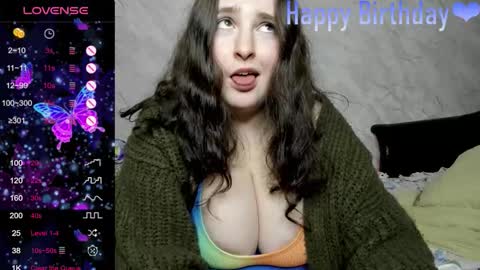 Snapshot of alice_allens chatting on 09.24.25 Alice online show from 09.24.25