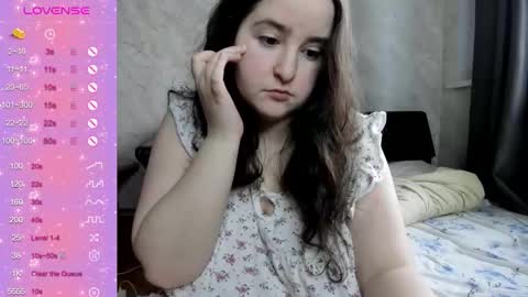 Snapshot of alice_allens chatting on 11.22.25 Alice online show from 11.22.25