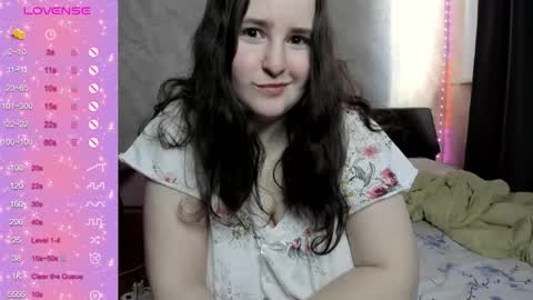 Snapshot of alice_allens chatting on 11.23.25 Alice online show from 11.23.25