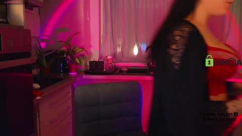 A R Y A  T I A online show from 12.10.24