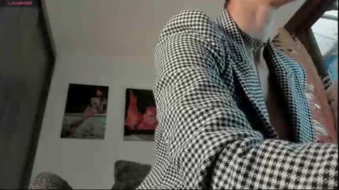 Snapshot of alice_barry chatting on 10.14.25 Alice online show from 10.14.25