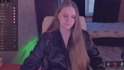 Snapshot of alice_dreamgirl_ chatting on 01.04.25 Alice 3 online show from 01.04.25