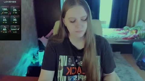 Snapshot of alice_dreamgirl_ chatting on 03.08.25 Alice 3 online show from 03.08.25