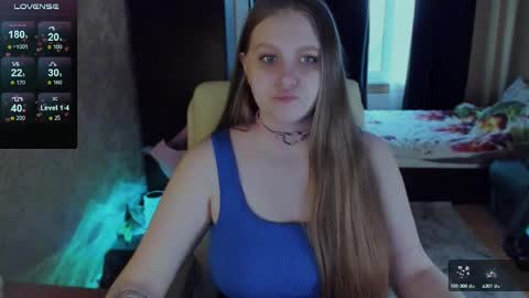 Snapshot of alice_dreamgirl_ chatting on 03.08.25 Alice 3 online show from 03.08.25