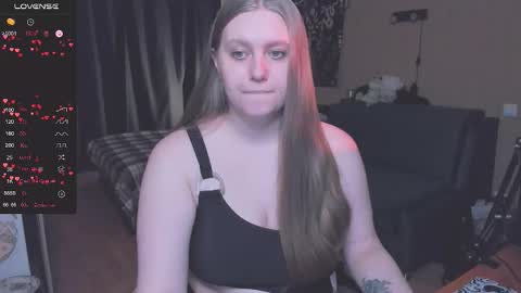 Snapshot of alice_dreamgirl_ chatting on 09.29.25 Alice 3 online show from 09.29.25