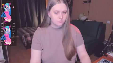 Snapshot of alice_dreamgirl_ chatting on 10.04.25 Alice 3 online show from 10.04.25