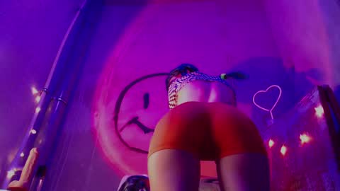 Snapshot of alice_glo chatting on 02.13.25 Alice online show from 02.13.25