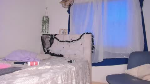 Snapshot of alice_guzman1 chatting on 10.30.25 ALICE Alice guzman online show from 10.30.25