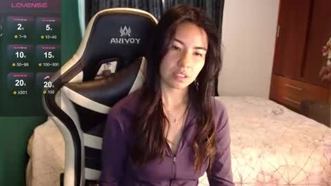 Snapshot of alice_middle01 chatting on 06.16.26 Alice online show from 06.16.26