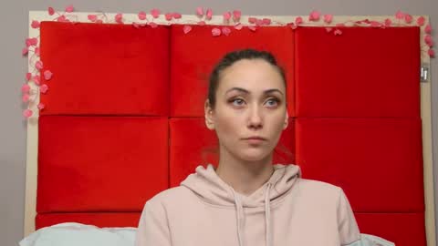 AliceMunro online show from 03.05.25