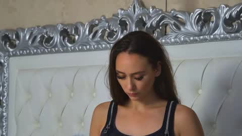 AliceMunro online show from 09.15.25