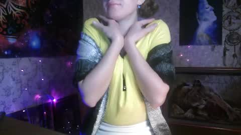 Snapshot of alice_peach chatting on 10.17.25 bigclit daddy squirt bigdildo fit online show from 10.17.25