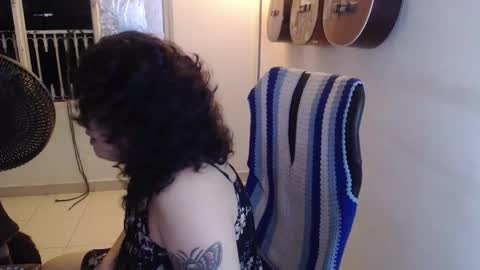 Alicia Aldara online show from 12.22.25
