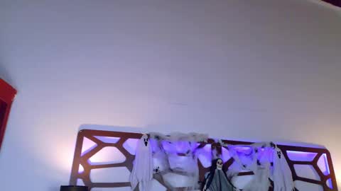 alice_rous21 online show from 10.30.25