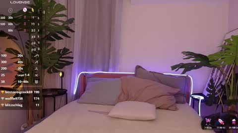 Snapshot of alice_walters chatting on 03.01.25 Alice online show from 03.01.25