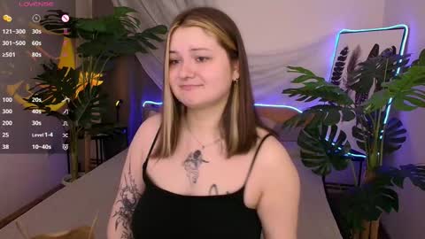 Snapshot of alice_walters chatting on 11.16.25 Alice online show from 11.16.25