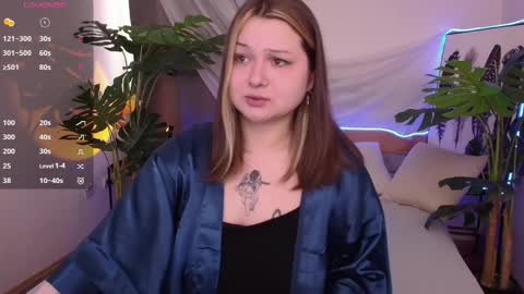 Snapshot of alice_walters chatting on 12.03.25 Alice online show from 12.03.25