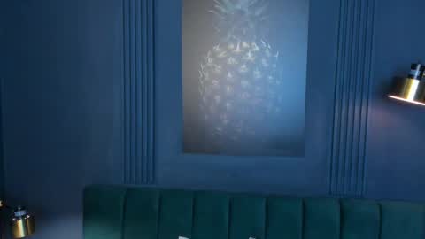 Snapshot of aliceandsia chatting on 09.10.25 Alice and Asia online show from 09.10.25