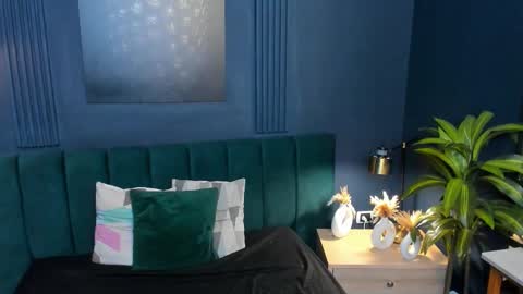 Snapshot of aliceandsia chatting on 09.19.25 Alice and Asia online show from 09.19.25