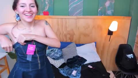 Snapshot of aliceandsia chatting on 11.17.25 Alice and Asia online show from 11.17.25