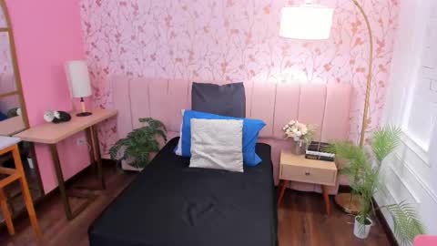 Alice and Asia online show from 12.21.25