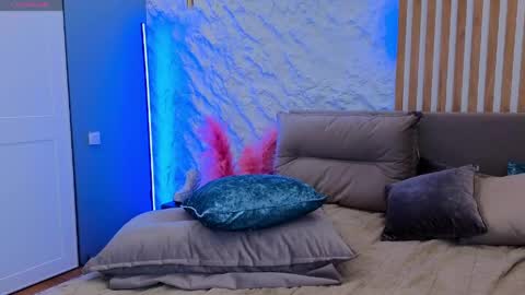 Your sweet Alice INST alicebellies online show from 04.18.26