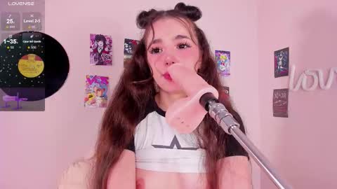 Snapshot of alicebonam chatting on 12.18.25 Alice online show from 12.18.25