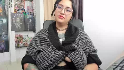 Snapshot of alicebrinck chatting on 03.11.25 Alice Brinck online show from 03.11.25