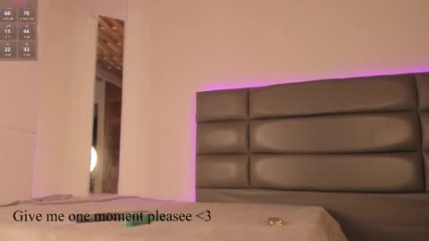 Snapshot of aliceclark__ chatting on 10.12.25 Alice online show from 10.12.25