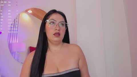 Snapshot of alicecorner chatting on 11.03.25 Alice Corner online show from 11.03.25