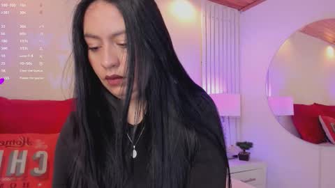 Snapshot of alicecorner chatting on 11.13.25 Alice Corner online show from 11.13.25