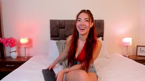 Snapshot of alicecullenn_ chatting on 06.18.26 Alice Cullen online show from 06.18.26