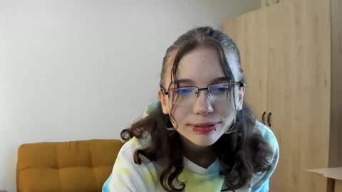 Snapshot of alicecutness chatting on 06.16.26 Alice online show from 06.16.26