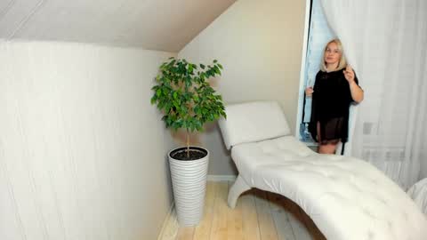 Snapshot of alicee__grace chatting on 12.13.24 Alicee online show from 12.13.24