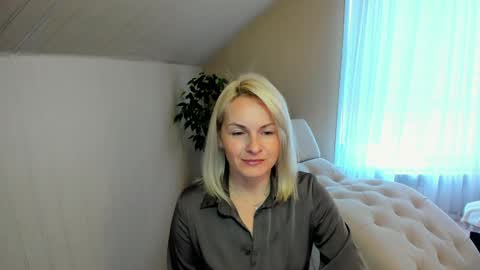 Snapshot of alicee__grace chatting on 12.17.24 Alicee online show from 12.17.24