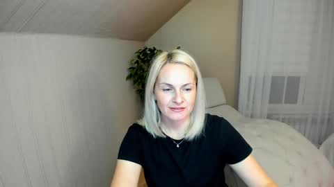 Snapshot of alicee__grace chatting on 12.23.24 Alicee online show from 12.23.24