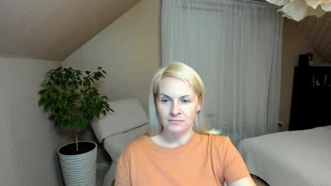 Snapshot of alicee__grace chatting on 01.10.25 Alicee online show from 01.10.25